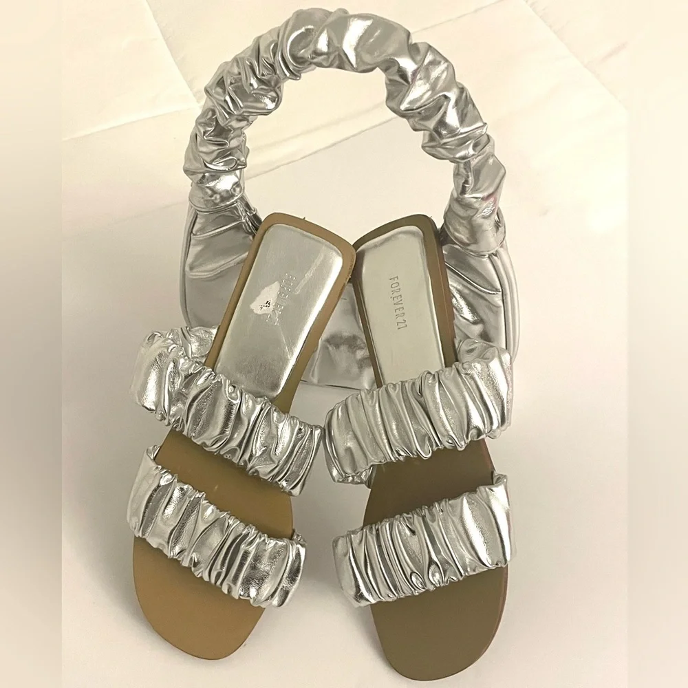 Preloved Silver Double Band Ruffle Sandals. - Picture 3 of 5
